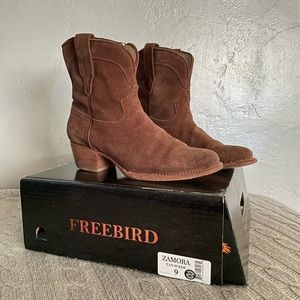 Freebird Zamora size 9 in Tan Suede